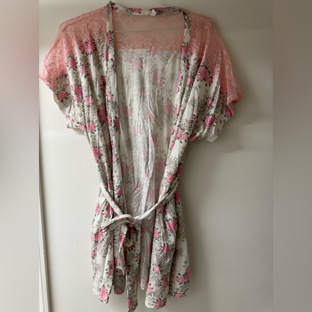 Jessica Simpson Pink and Gray Floral Robe